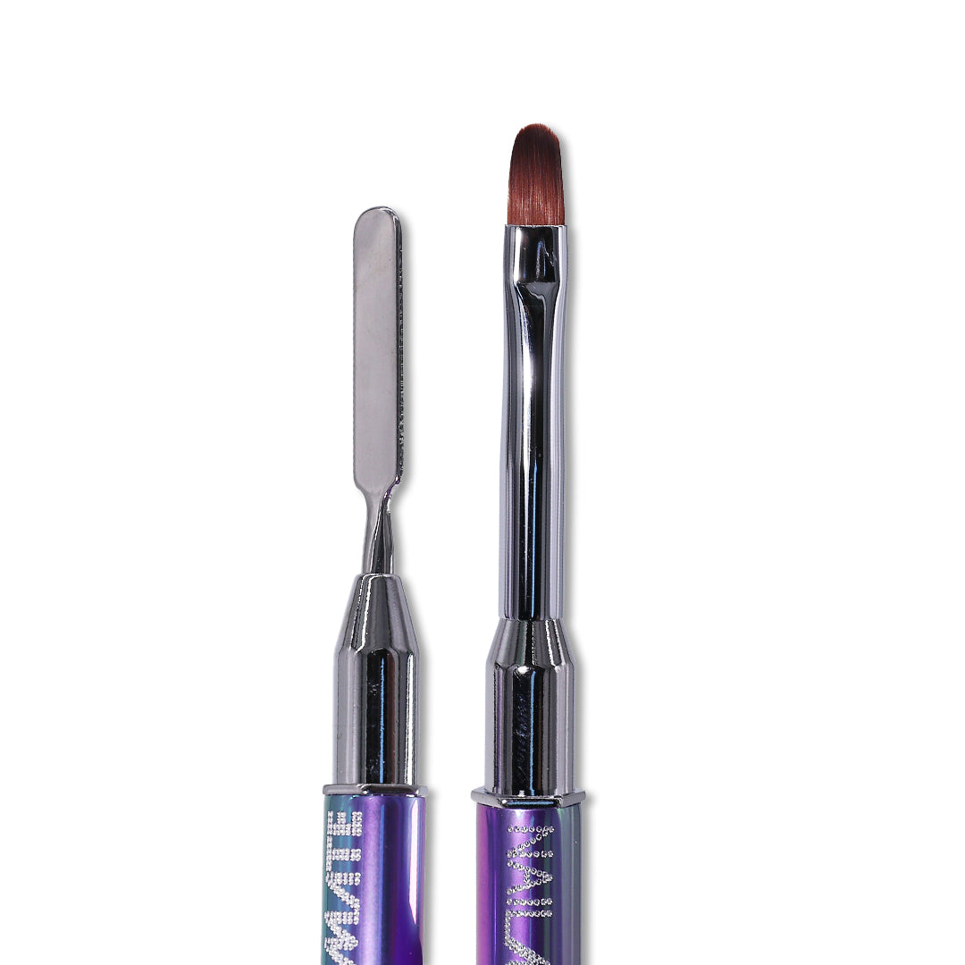 Close up of both ends of the NailMate polygel acrygel brush side by side, showing the metal spatula tip and the flat bristle brush tip